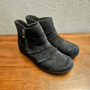 Clarks Collection Dual Zipper Bootie Black Suede 26104882 Women's 7.5M